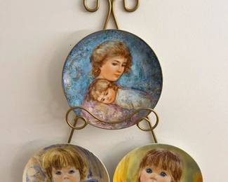 181 Edwin M. Knowles Decorative Platesmin