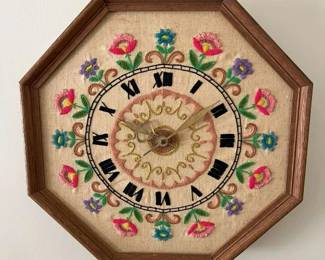 181 Handcrafted Needlepoint Octagonal Wall Clockmin