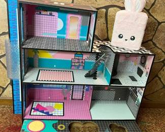 181 LOL Surprise OMG Doll Playhousemin