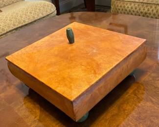 Square box decoration 