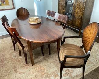 Beautiful dining room table with chairs 