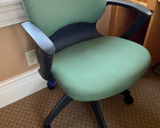 90. Upholstered Green Office Chair