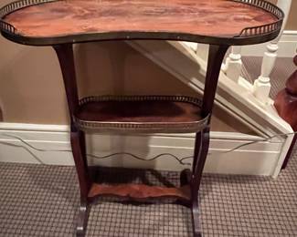 116. Accent Table w/ Metal Apron (24" x 12" x 29")