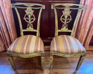 21. Set of 4 Carved French Country Painted Side Chairs (20" x 17" x 37")