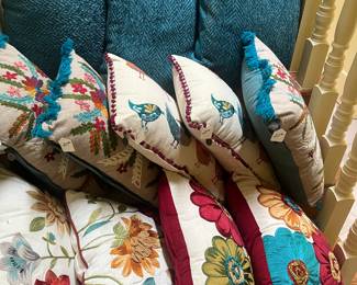 Decrative pillows