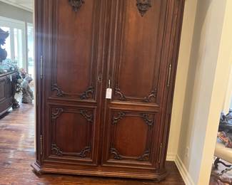 Large French srmoire