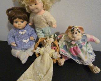 Misc Decorative Dolls 4pc