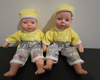 Pair Of Tiny Baby Dolls c 1998 Cititoy