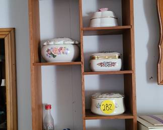 Hanging wooden shelf organizer, porcelain trinket boxes