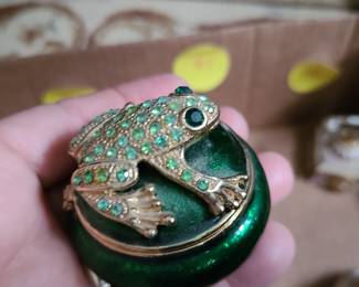 Frog green jewelled trinket box