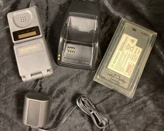 Motorola Micro TAC DPC550 Cellphone 