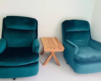(2) Green Recliners