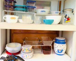 Misc. Kitchen - Pyrex / Corningware