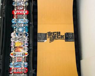 Tech Deck Ramp / Handboards & Display Case