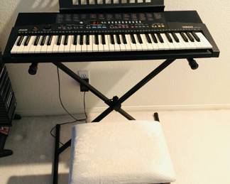 Yamaha Keyboard PSR-210 / Upholstered Stool