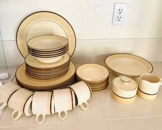 Bands of Celebration Felicity China Set