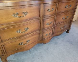 Drexel dresser w/mirror