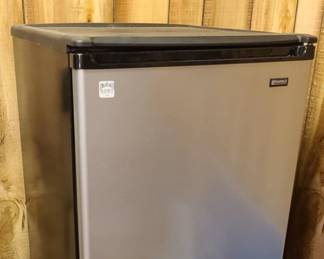 small Kenmore refrigerator with freezer box. works great