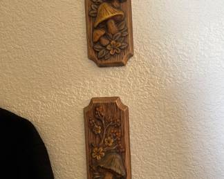 VINTAGE PLAQUES