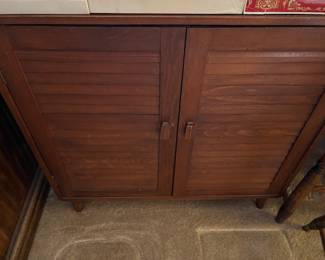 CONSOLE CABINET