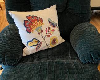 1 OF 2 MATCHING RECLINERS