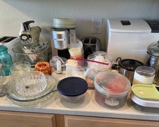 KITCHEN BASICS