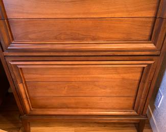 MCM CHEST