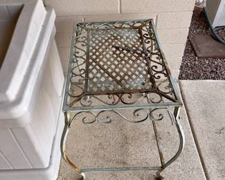 METAL OUTDOOR END TABLE