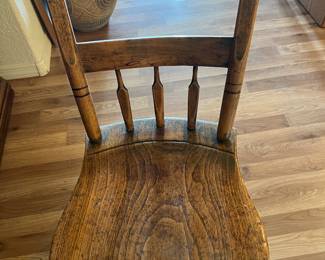 ANTIQUE OAK CHAIR