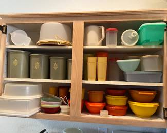 VINTAGE TUPPERWARE