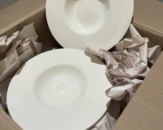 Lot 12 | (10) Dudson China Large Deep UFO Bowl Plate