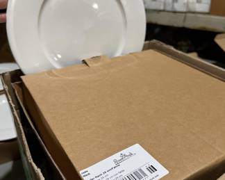 Lot 16 | (25) 11.75" Dudson China Dinner Plate
