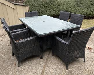 Outdoor table and chairs
