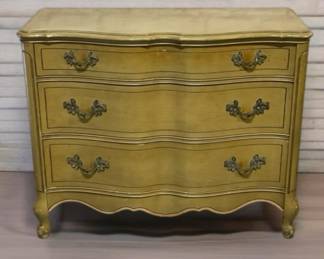 Vintage Sheraton Style 3- Drawer Dresser