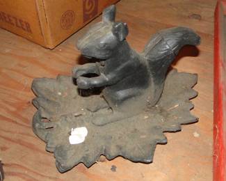 Cast iron Squirrel