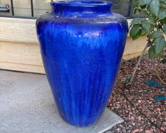VERY LARGE PLANTER