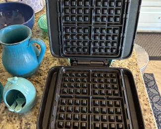 WAFFLE MAKER