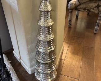 HOLIDAY DECOR