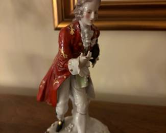 Figurines