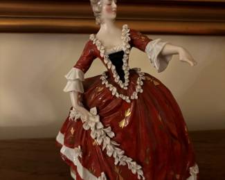 Figurines