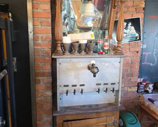 Antique Soda Machine
9600.00