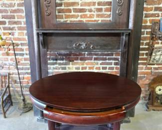Fireplace Mantle
Round Table
