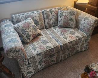 Love seat 