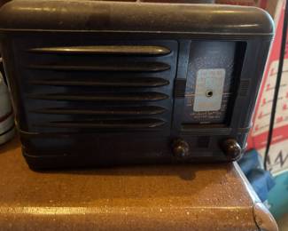 Packard-Bell Tube Table Radio