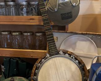 4- String Banjo, Palco Canteen
