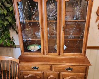 Ethan Allen China Cabinet 