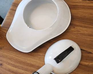 Bed pans