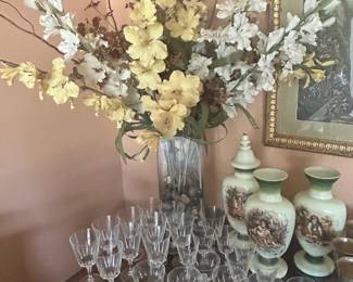 Glassware, vases antiques