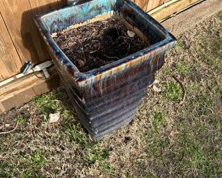 Large pots and planters