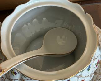 Vintage Heirloom Soup Tureen by Toyo with Ladle